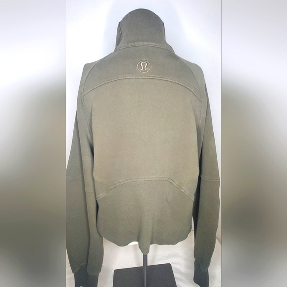 lululemon athletica Tops - Lululemon Size XS/S Scuba Fleece Green Olive Color-Cropped Half Zip-Up